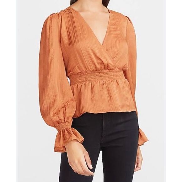 NWT Express Textured Satin Smocked Peplum Top - Picture 14 of 15